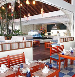 Azul Sensatori, by Karisma has great deals from couples looking to enjoy amazing five star cusine at an all inclusive resort, or families looking to have a memorable meal together