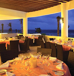 Azul Sensatori, by Karisma has great deals from couples looking to enjoy amazing five star cusine at an all inclusive resort, or families looking to have a memorable meal together