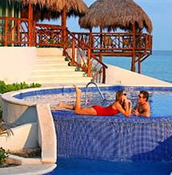 El Dorado Royale, A Spa Resort by Karisma has some of the best wedding options when it comes to romance, beautiful beaches, and lot so inclusions.