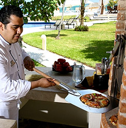 Azul Fives, by Karisma has great deals from couples looking to enjoy amazing five star cusine at an all inclusive resort, or families looking to have a memorable meal together