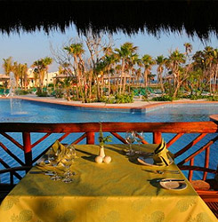 Azul Fives, by Karisma has great deals from couples looking to enjoy amazing five star cusine at an all inclusive resort, or families looking to have a memorable meal together