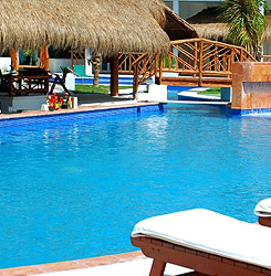 Azul Fives, by Karisma has great deals from couples looking to enjoy amazing five star cusine at an all inclusive resort, or families looking to have a memorable meal together