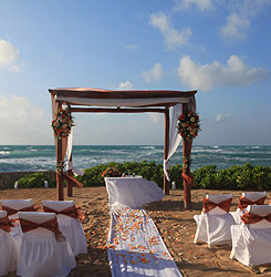 Azul Fives, by Karisma has some of the best wedding options when it comes to romance, beautiful beaches, and lots of  inclusions.